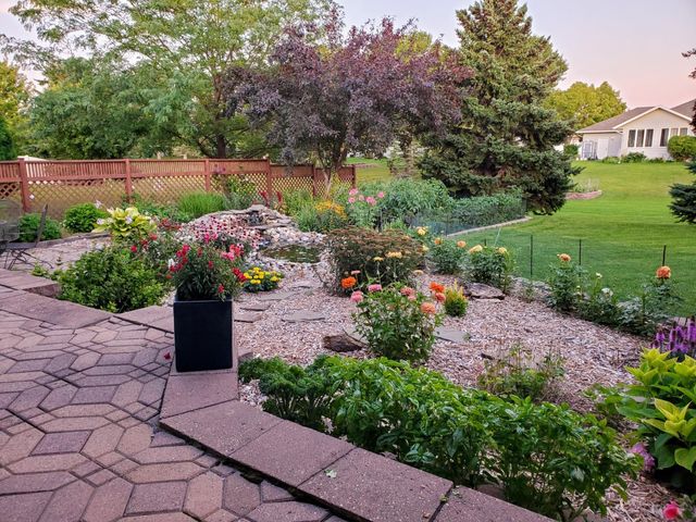 2518 Parkview Drive S, Fargo, ND 58103