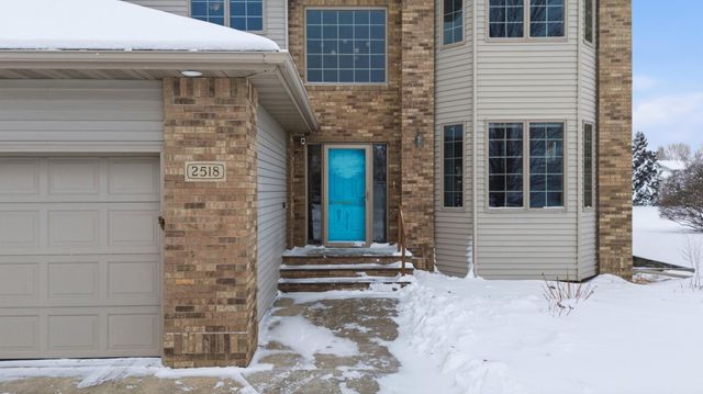 2518 Parkview Drive S, Fargo, ND 58103