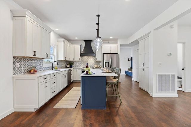 63 VICTORIA DR, Fishersville, VA 22939