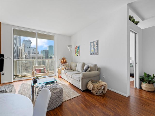 244 Biscayne Boulevard 3105, Miami, FL 33132