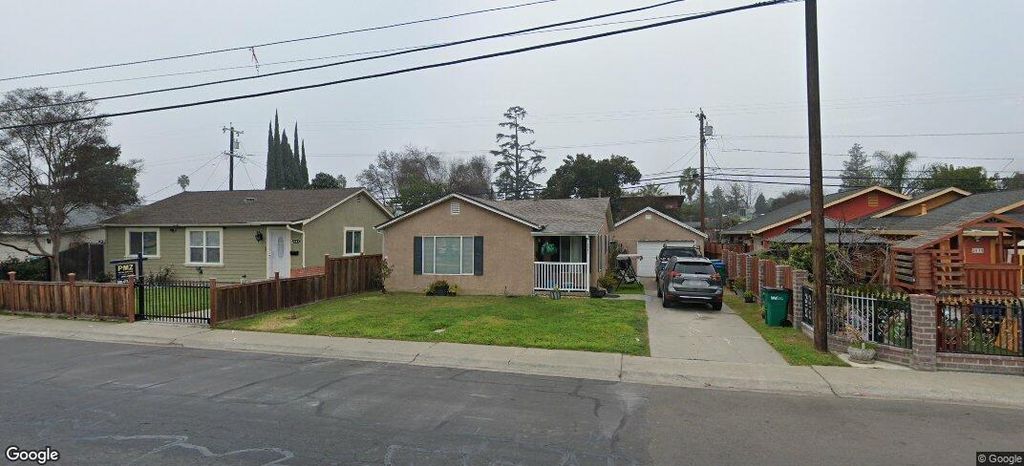 2041 W Country Club Blvd, Stockton, CA 95204