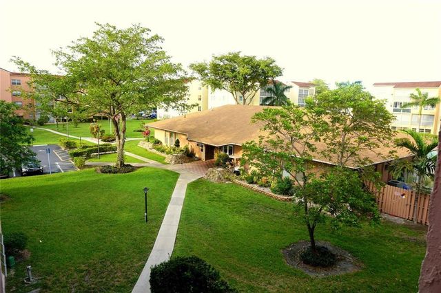 2851 Somerset Drive 208, Lauderdale Lakes, FL 33311