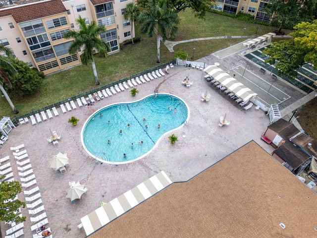 2851 Somerset Drive 208, Lauderdale Lakes, FL 33311
