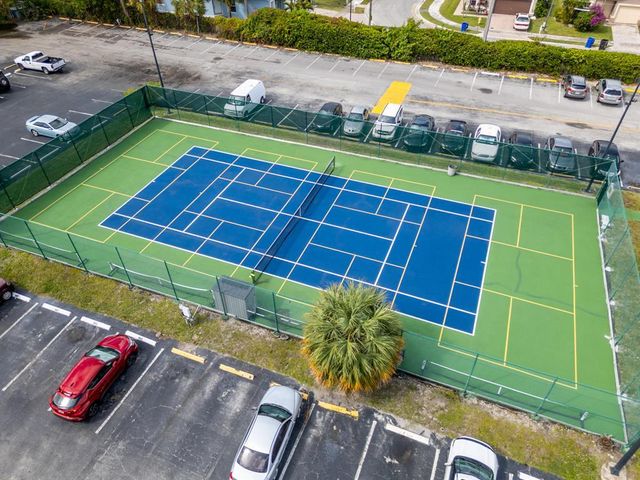 2851 Somerset Drive 208, Lauderdale Lakes, FL 33311