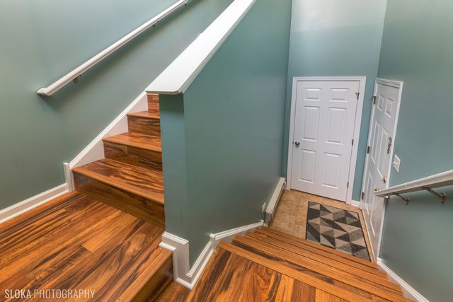 1721 SILVERSTONE Drive 1721, Carpentersville, IL 60110