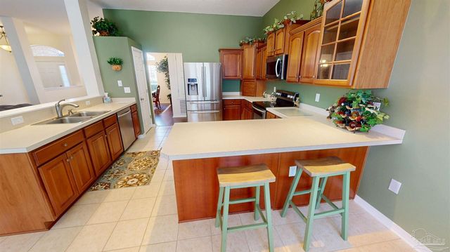 8293 Onich Dr, Navarre, FL 32566