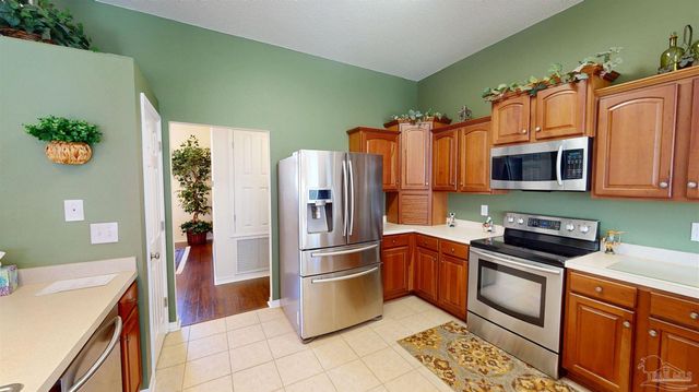 8293 Onich Dr, Navarre, FL 32566