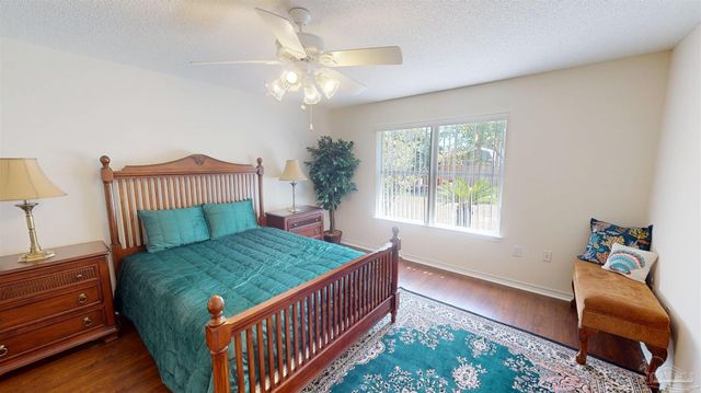 8293 Onich Dr, Navarre, FL 32566