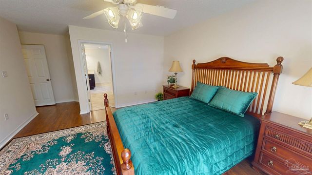 8293 Onich Dr, Navarre, FL 32566