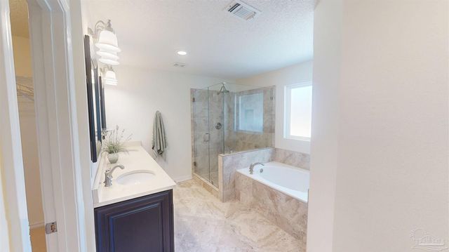 8293 Onich Dr, Navarre, FL 32566