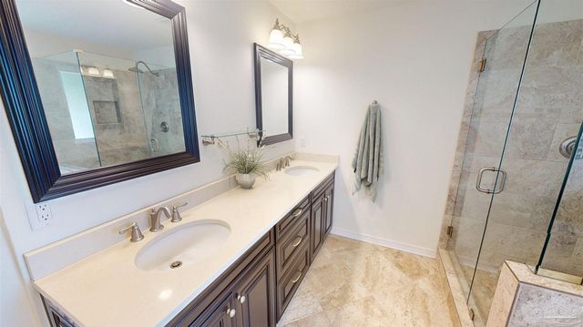 8293 Onich Dr, Navarre, FL 32566