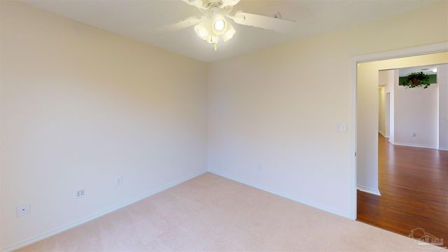 8293 Onich Dr, Navarre, FL 32566