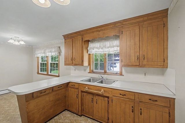 11 Federal Street, Blackstone, MA 01504