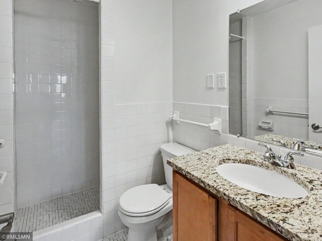 2727 W 43rd Street 408, Minneapolis, MN 55410