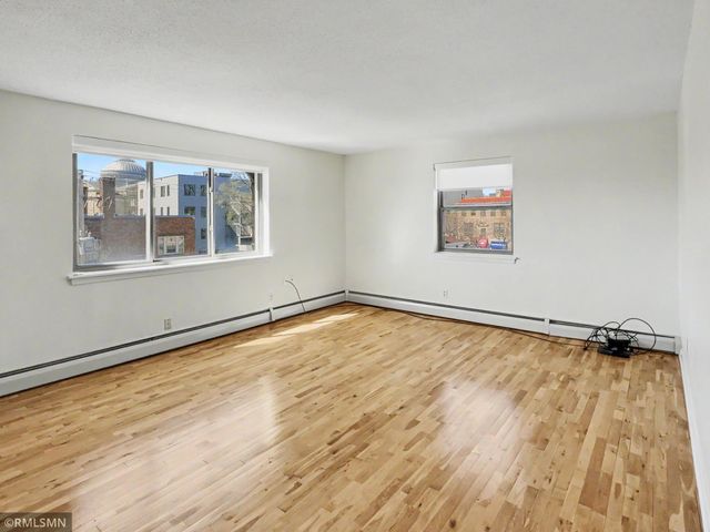 2727 W 43rd Street 408, Minneapolis, MN 55410