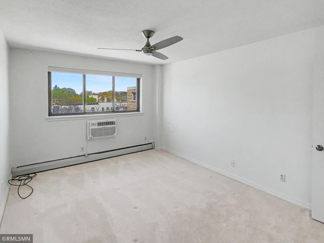 2727 W 43rd Street 408, Minneapolis, MN 55410