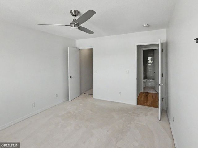 2727 W 43rd Street 408, Minneapolis, MN 55410