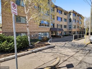 2727 W 43rd Street 408, Minneapolis, MN 55410