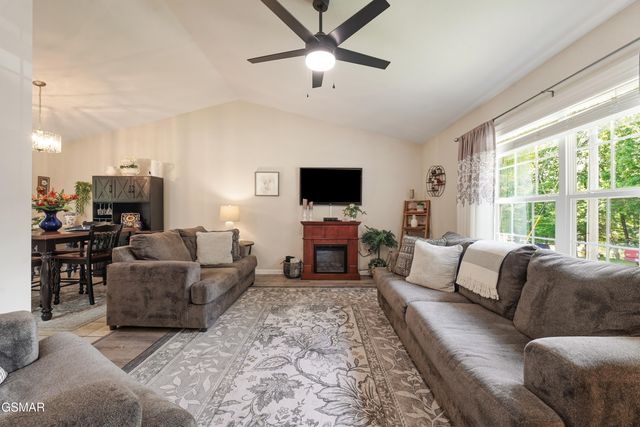428 Kimberly Heights Road, Sevierville, TN 37876