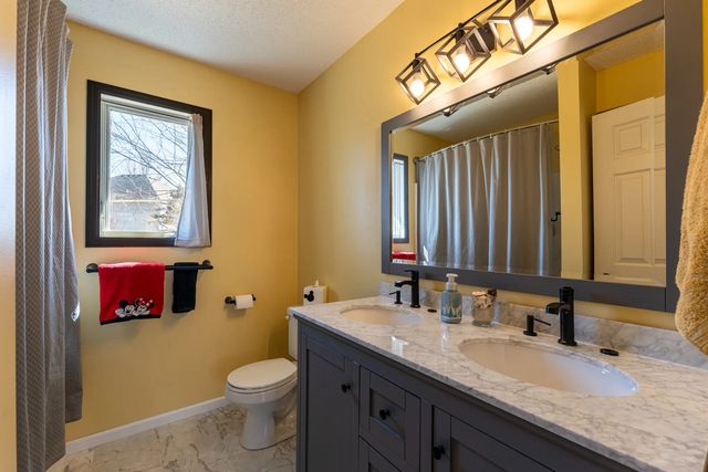 723 36th Street W, Hastings, MN 55033