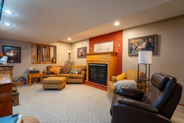 723 36th Street W, Hastings, MN 55033