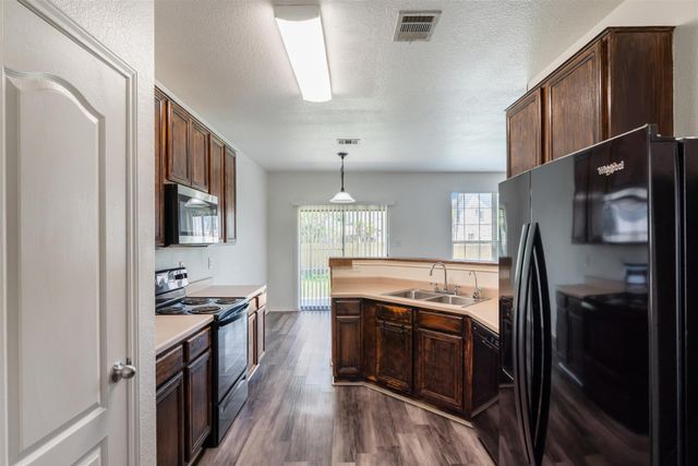 711 Abundance LN, Kyle, TX 78640