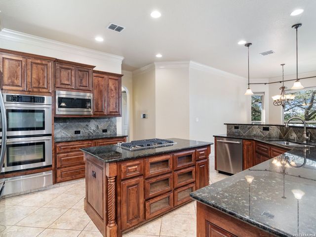 631 Sentry Hill, San Antonio, TX 78260