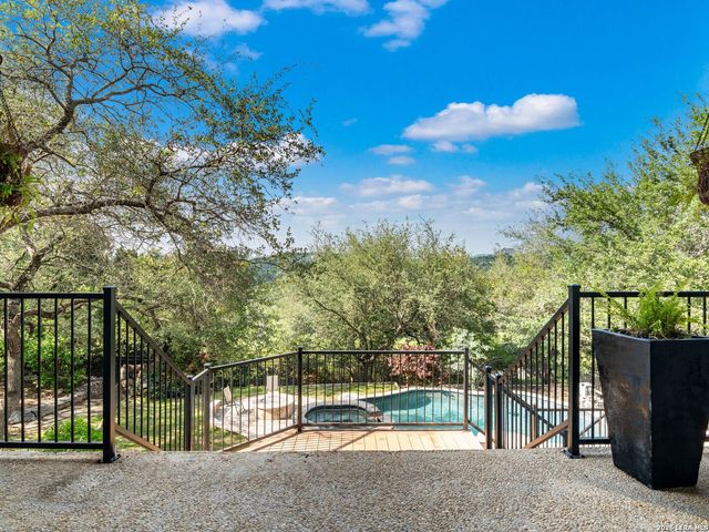 631 Sentry Hill, San Antonio, TX 78260