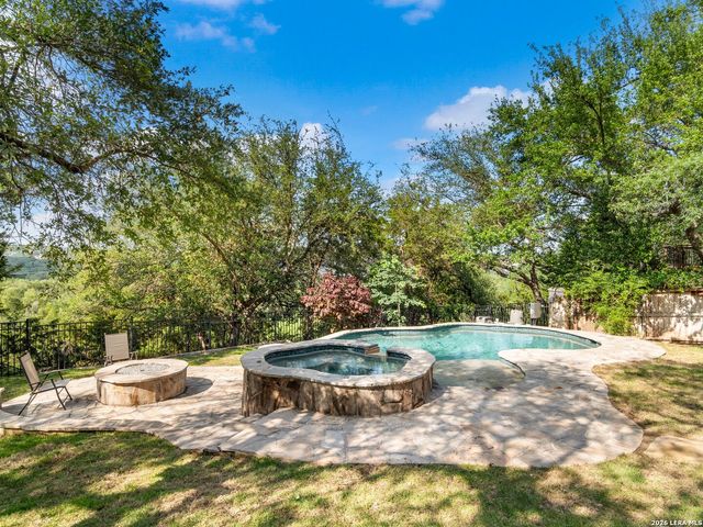 631 Sentry Hill, San Antonio, TX 78260