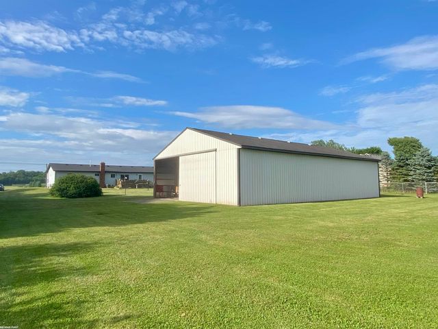 17250 Armada Center Road, Armada, MI 48005