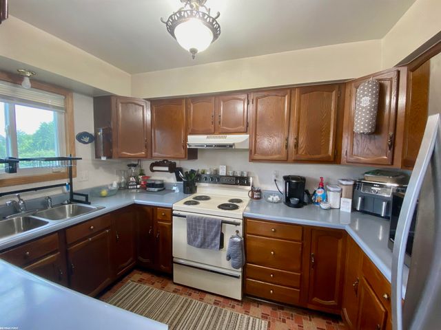 17250 Armada Center Road, Armada, MI 48005