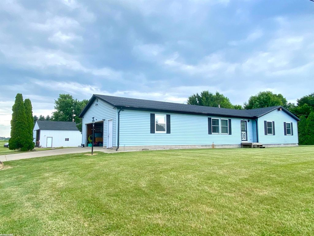 17250 Armada Center Road, Armada, MI 48005