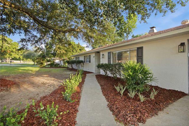 5611 NE 5TH PLACE, Ocala, FL 34470