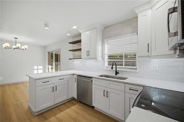 5611 NE 5TH PLACE, Ocala, FL 34470