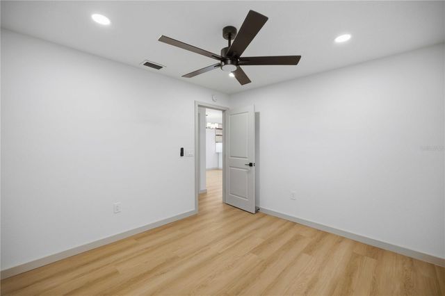 5611 NE 5TH PLACE, Ocala, FL 34470