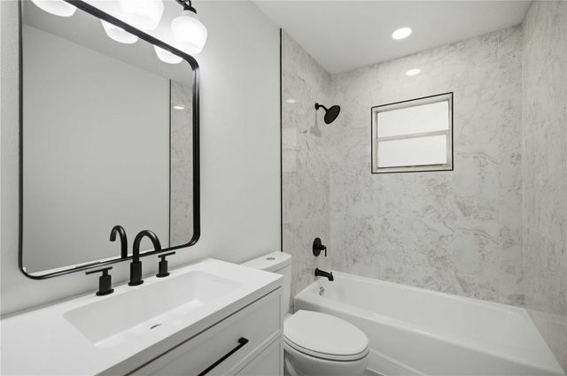 5611 NE 5TH PLACE, Ocala, FL 34470