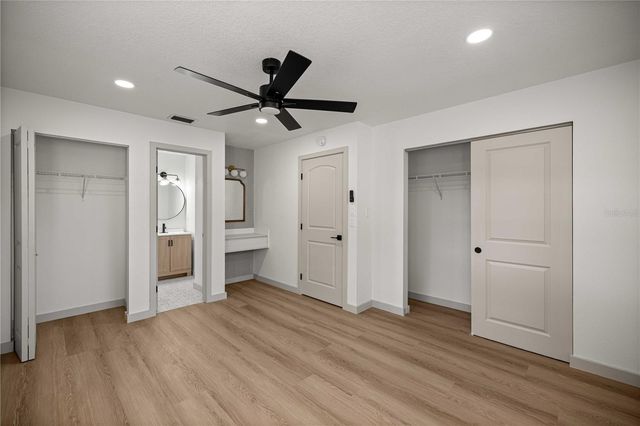 5611 NE 5TH PLACE, Ocala, FL 34470