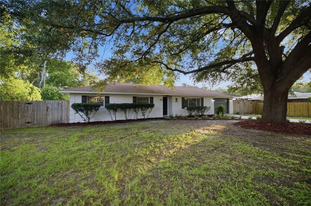 5611 NE 5TH PLACE, Ocala, FL 34470
