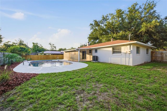 5611 NE 5TH PLACE, Ocala, FL 34470