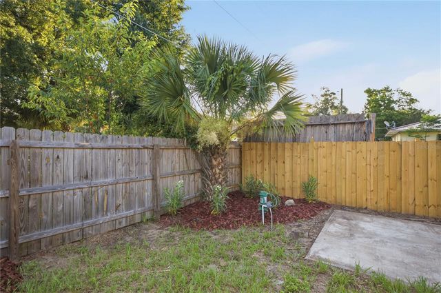 5611 NE 5TH PLACE, Ocala, FL 34470