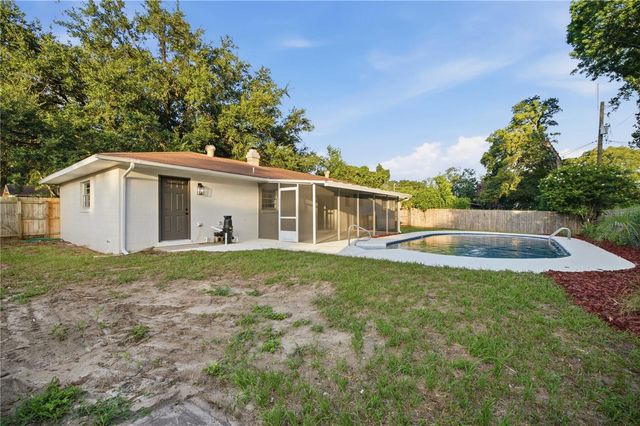 5611 NE 5TH PLACE, Ocala, FL 34470