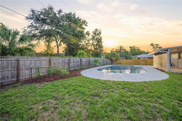 5611 NE 5TH PLACE, Ocala, FL 34470