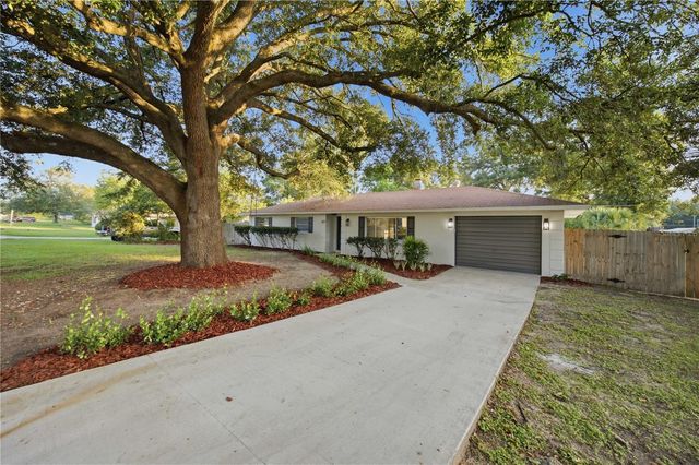 5611 NE 5TH PLACE, Ocala, FL 34470