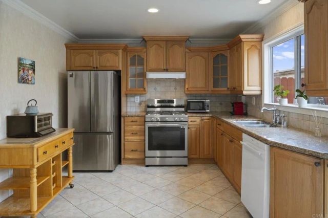 6521 Wystone Avenue 3, Reseda, CA 91335