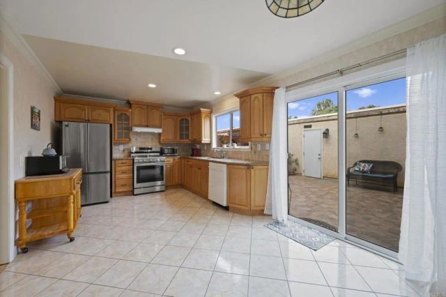 6521 Wystone Avenue 3, Reseda, CA 91335