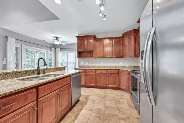 833 E Accipiter Cir, Clarksville, TN 37043