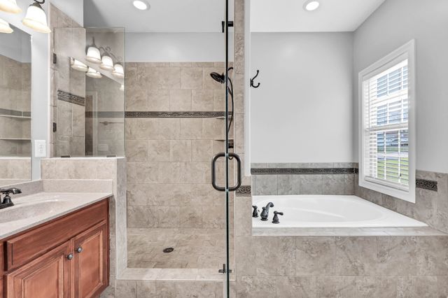 833 E Accipiter Cir, Clarksville, TN 37043