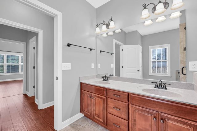 833 E Accipiter Cir, Clarksville, TN 37043