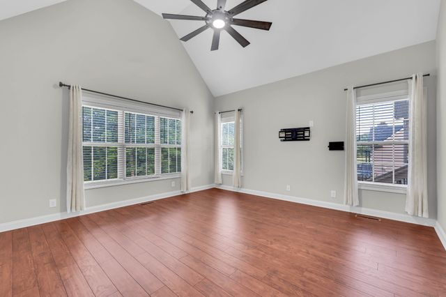833 E Accipiter Cir, Clarksville, TN 37043