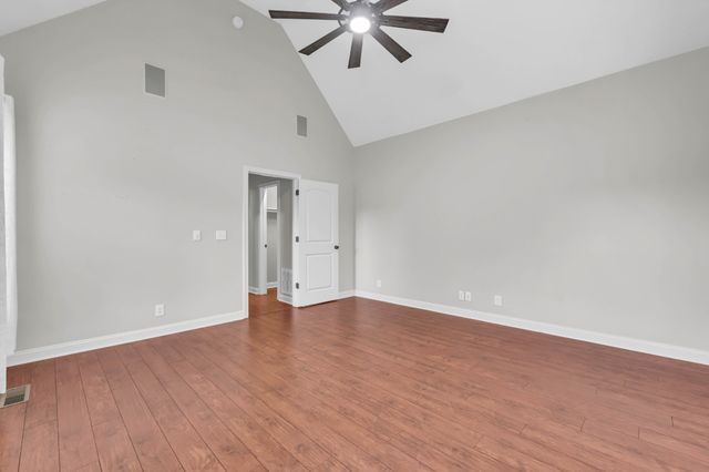 833 E Accipiter Cir, Clarksville, TN 37043